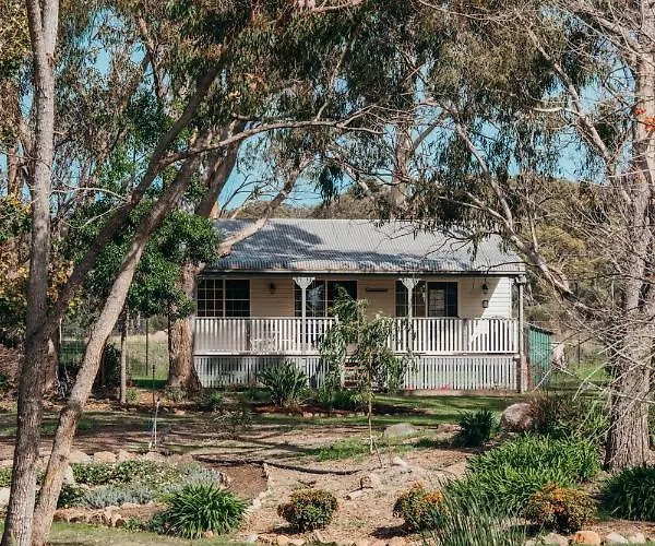 Granite Gardens Cottages & Lake Retreat